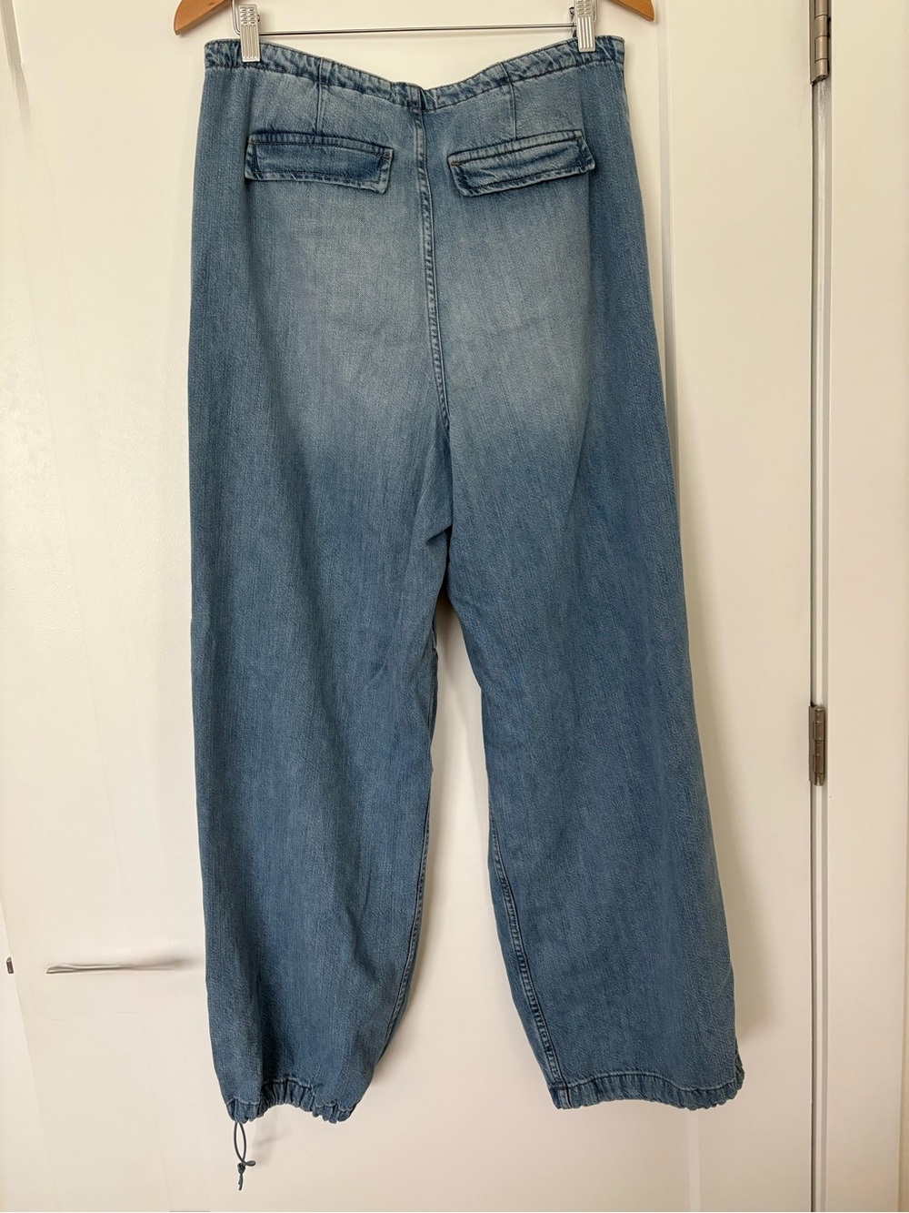 Good American Light Blue Baggy Jeans - Picture 2 of 6
